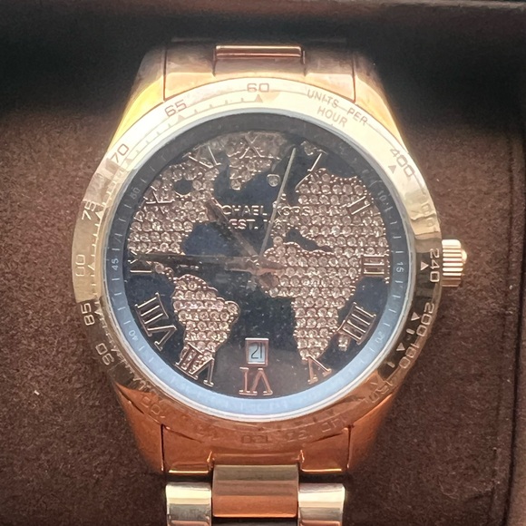 Michael Kors watch - Picture 2 of 9